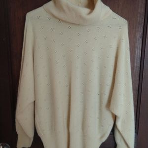 Vintage Richard & company women's yellow sweater